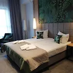 Folga - Hotel, Restauracja, Browar, Alojamento de Acomodação e Pequeno-almoço 4*