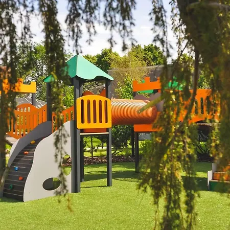 Folga - Hotel, Restauracja, Browar, Frühstückspension 4*